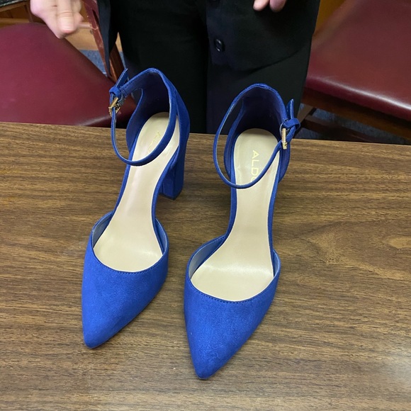 Aldo Blue Suede Shoes. - Picture 2 of 5